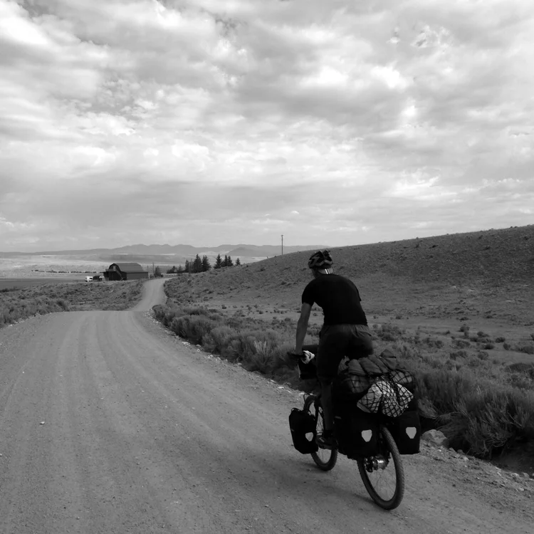 Omslagfoto vir gdmbr 8: rowwe aarde